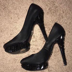 Rachel Roy black pumps
